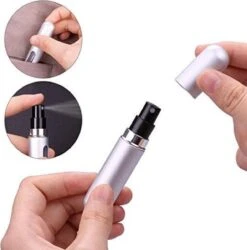 MaxedMore Navulbare Parfumverstuiver 5ml Rood/Licht Roze/ Oranje/Groen/ Blauw/ Grijs - 65 Keer Spraybare Parfum Verstuiver - Hervulbaar Tasverstuiver Voor Parfum - Meeneem Mini Geur Flesje Voor Op Reis - Lipstick Formaat Navulbaar Parfumflesje -Parfum Winkel 1187x1200 2