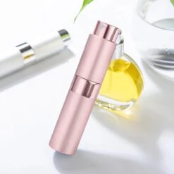 Scenty - Parfum Verstuiver Navulbaar - Mini Parfum Flesje - Reisflesje - Lichtroze -Parfum Winkel 1200x1200 280