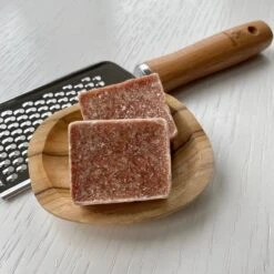 2 Amberblokjes - Geurblokjes - Incl - Schaaltje - Rasp - Organza Zakjes - Geschenkset Vrouwen 12 2 Amberblokjes - Geurblokjes - Incl - Schaaltje - Rasp - Organza Zakjes - Geschenkset Vrouwen -Parfum Winkel 1200x1200 325