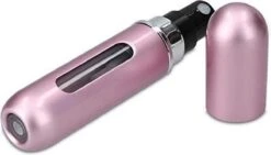 MaxedMore Navulbare Parfumverstuiver 5ml Rood/Licht Roze/ Oranje/Groen/ Blauw/ Grijs - 65 Keer Spraybare Parfum Verstuiver - Hervulbaar Tasverstuiver Voor Parfum - Meeneem Mini Geur Flesje Voor Op Reis - Lipstick Formaat Navulbaar Parfumflesje -Parfum Winkel 1200x686